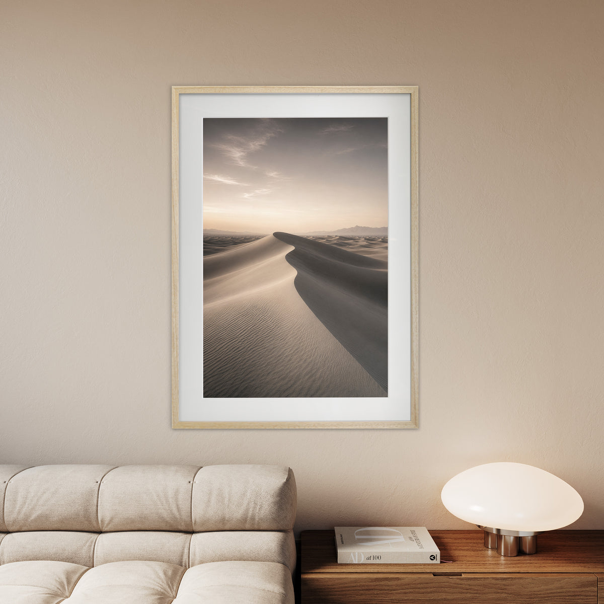 Soft Dunes als MLineart Gallery Edition in einem ruhigen Interieur