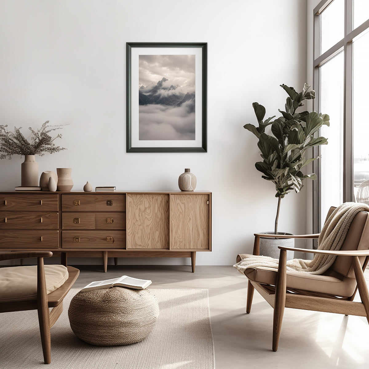 Veiled Peaks als MLineart Gallery Edition in einem ruhigen Interieur