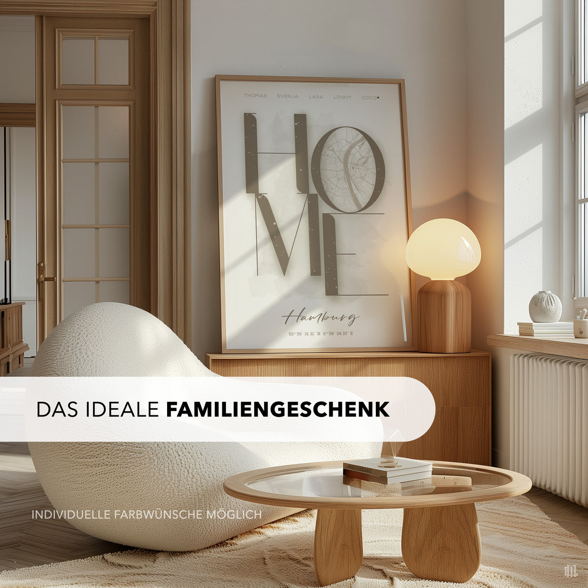 Personalisiertes HOME-Kartenposter mit Koordinaten im Wohnzimmer